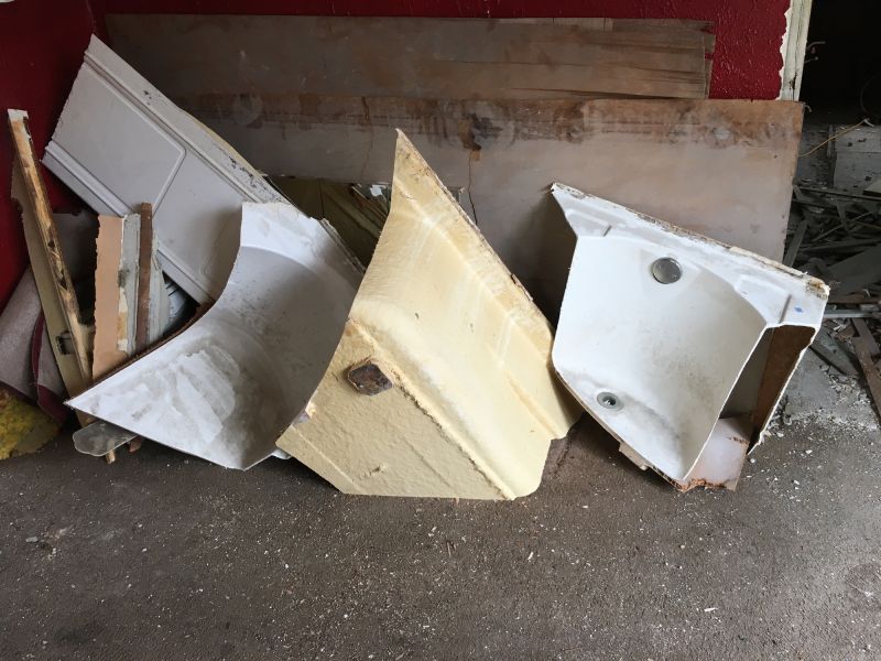 Products For Fiberglass Bathtub Repairs in use